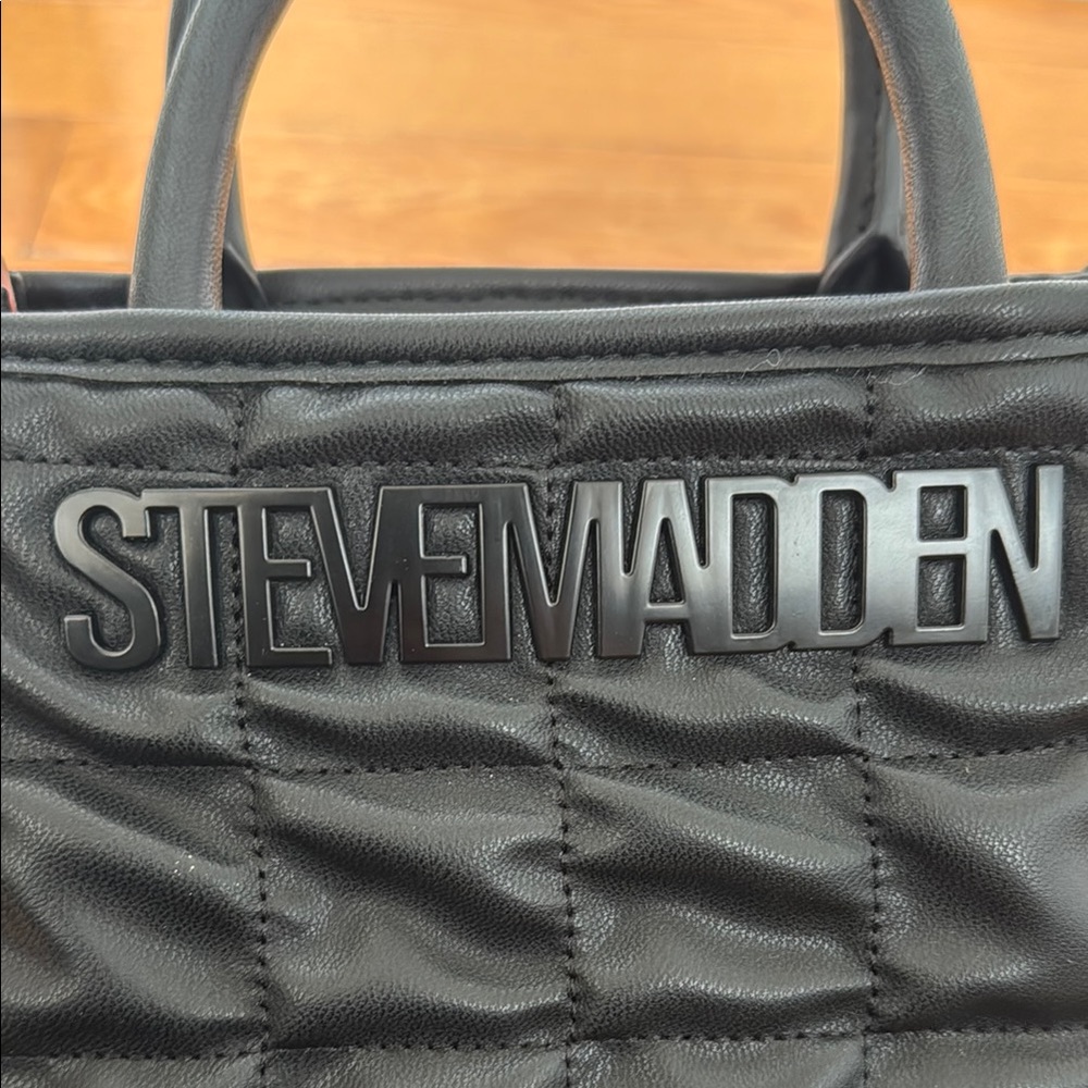 Steve Madden Crossbody Bag with Quilted Design - Picture 2 of 9